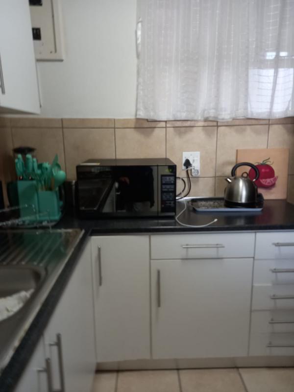 2 Bedroom Property for Sale in Loevenstein Western Cape